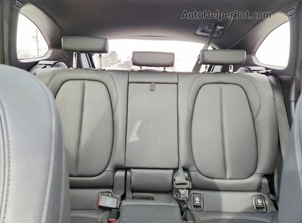 WBXHT3C55K5L90024 2019 BMW X1 Белый Вид задних сидений