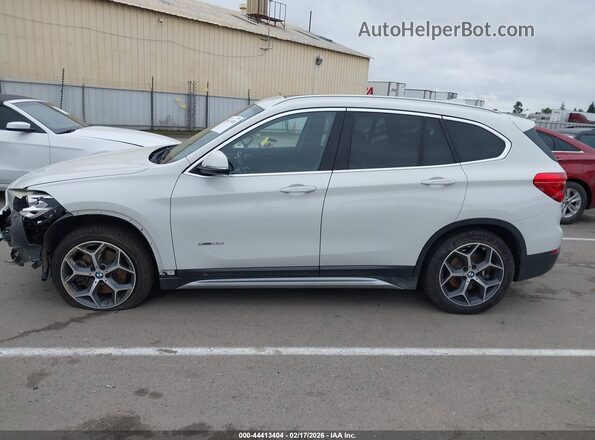 WBXHT3Z30J4A66475 2018 BMW X1 Белый Панорамный вид салона 360°