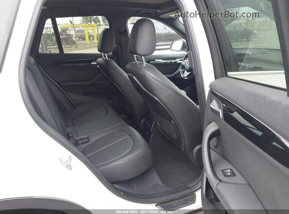 WBXHT3Z30J4A66475 2018 BMW X1 Белый Вид наклейки с VIN-кодом