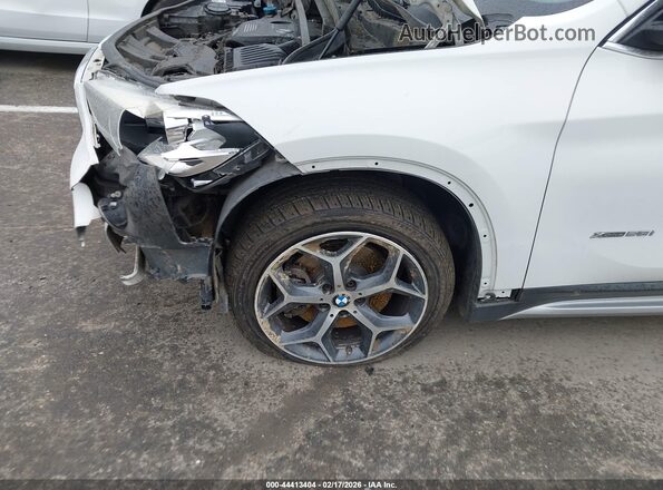 WBXHT3Z30J4A66475 2018 BMW X1 Белый 