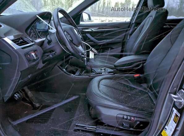 WBXHT3Z35G4A50359 2016 BMW X1 Серый Вид салона спереди