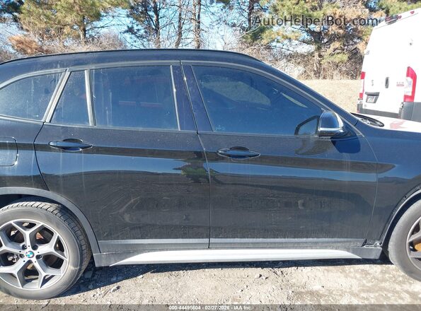 WBXHU7C31H5H37962 2017 BMW X1 Черный Панорамный вид салона 360°