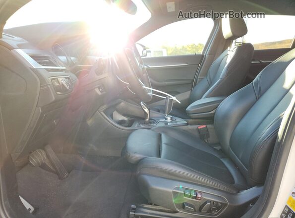 WBXYJ1C01L5R67809 2020 BMW X2 White Вид салону спереду