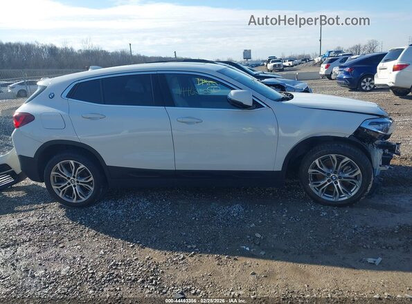 WBXYJ1C05M5S50122 2021 BMW X2 White Widok wnętrza 360 stopni