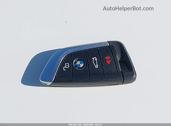 WBY73AW04RFS36100 2024 BMW I4 White Առջևի վահանակի տեսք