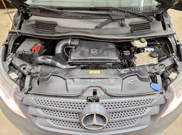 WD4PG2EE2K3511985 2019 MERCEDES-BENZ METRIS Black Vista del compartimento del motor