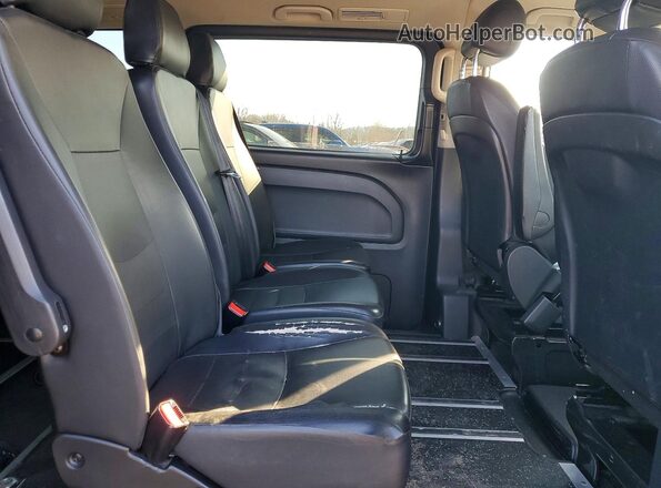 WDAPG2EE7H3311223 2017 MERCEDES-BENZ METRIS Черный Вид задней части салона