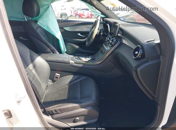 WDC0G4JB7KV154806 2019 MERCEDES-BENZ GLC 300 Белый Вид салона спереди