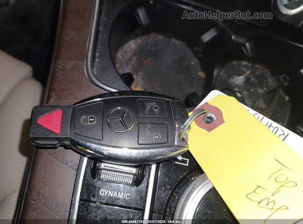 WDC0G4KB0JV092033 2018 MERCEDES-BENZ GLC 300 Красный Вид панели приборов