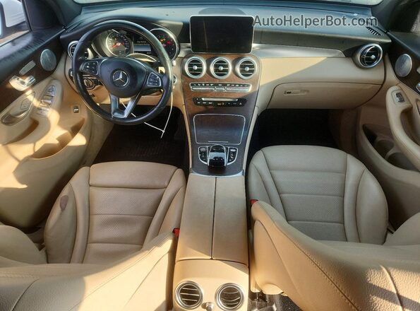 WDC0G4KB1JV102830 2018 MERCEDES-BENZ GLC-CLASS Белый Вид панели приборов