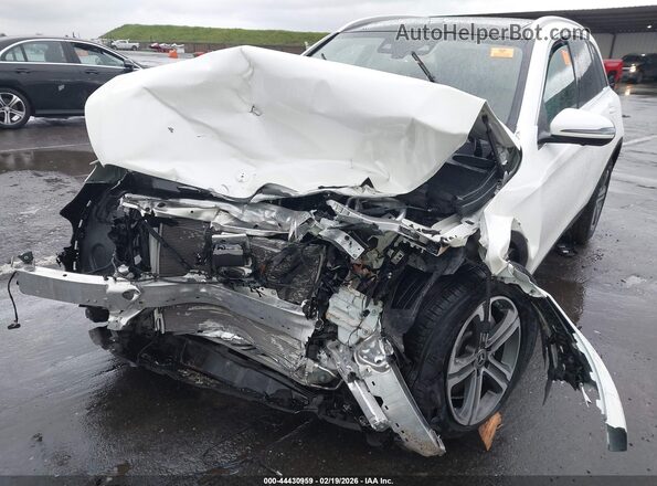 WDC0G4KB3JV019576 2018 MERCEDES-BENZ GLC 300 White Widok z przodu