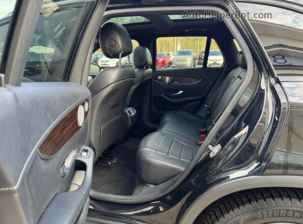WDC0G4KB4HF133820 2017 MERCEDES-BENZ GLC-CLASS Black Front interior view