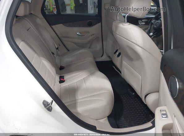 WDC0G4KB8JV105837 2018 MERCEDES-BENZ GLC 300 Белый Вид наклейки с VIN-кодом