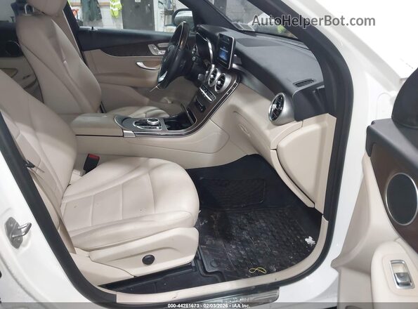 WDC0G4KB8JV105837 2018 MERCEDES-BENZ GLC 300 Белый Вид салона спереди