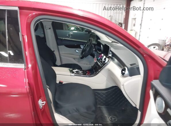 WDC0J4KB2HF245923 2017 MERCEDES-BENZ GLC 300 COUPE Красный Вид салона спереди