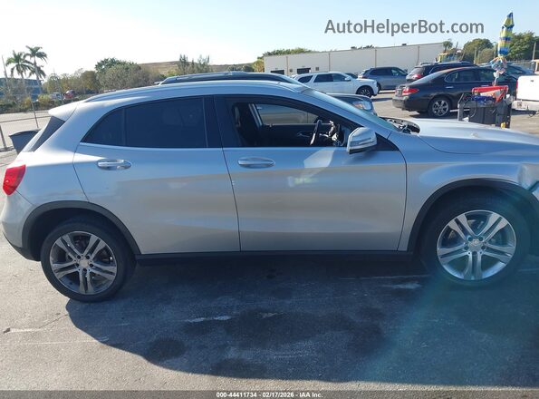WDCTG4EB2HJ282572 2017 MERCEDES-BENZ GLA 250 Серебряный Вид задней части салона