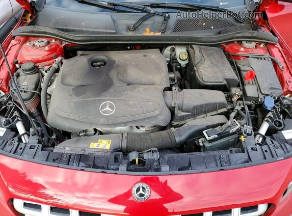 WDCTG4EB3JJ473486 2018 MERCEDES-BENZ GLA Red Widok komory silnika