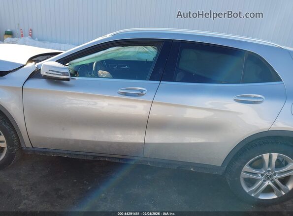 WDCTG4EB4JJ431487 2018 MERCEDES-BENZ GLA 250 Серебряный Панорамный вид салона 360°
