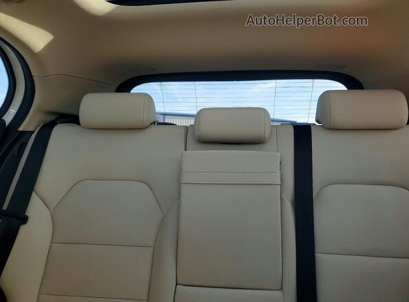 WDCTG4EB5KJ551896 2019 MERCEDES-BENZ GLA White Widok tylnych siedzeń