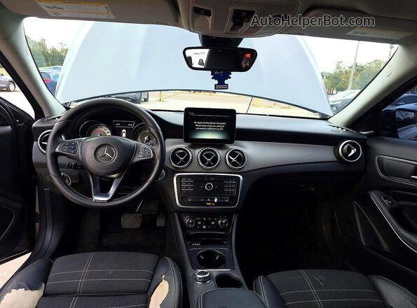WDCTG4EB6HJ285457 2017 MERCEDES-BENZ GLA Gray Widok tylnych siedzeń