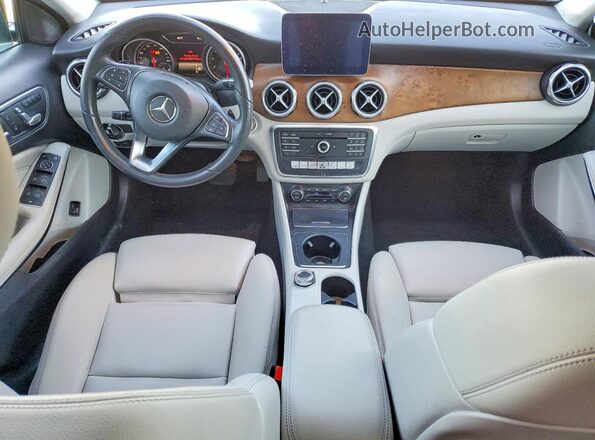 WDCTG4EB7KJ584818 2019 MERCEDES-BENZ GLA Gray Widok deski rozdzielczej