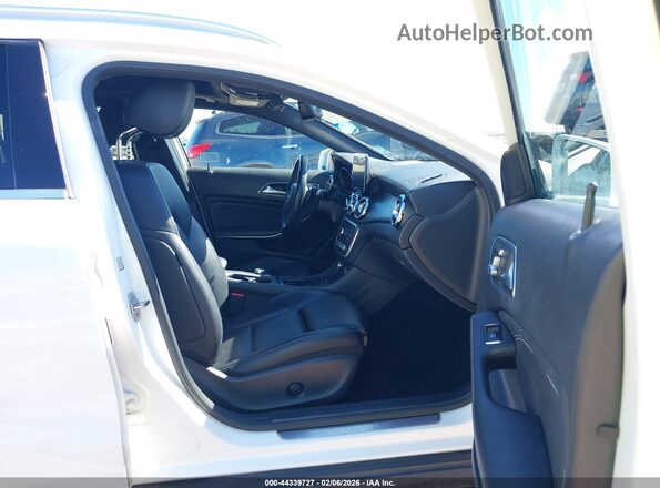 WDCTG4EB7LJ650138 2020 MERCEDES-BENZ GLA 250 White Вид салону спереду