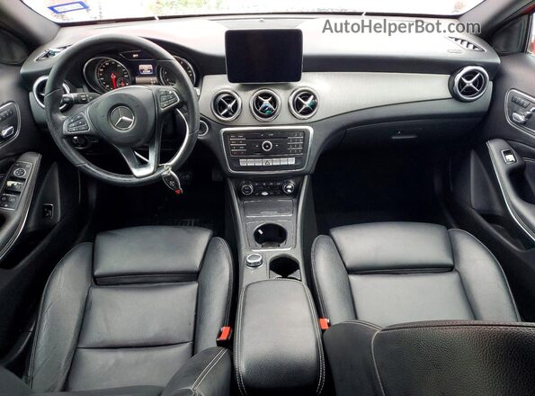 WDCTG4EB8LU021759 2020 MERCEDES-BENZ GLA Red Vista del salpicadero