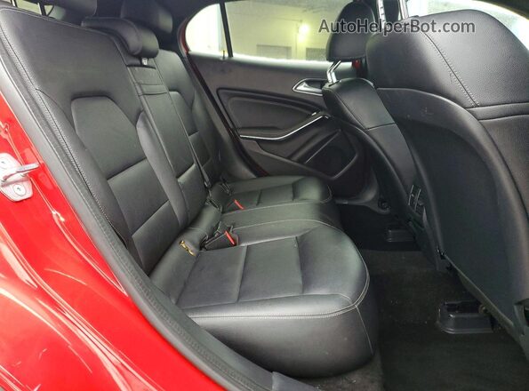 WDCTG4EB8LU021759 2020 MERCEDES-BENZ GLA Red Vista de los asientos traseros