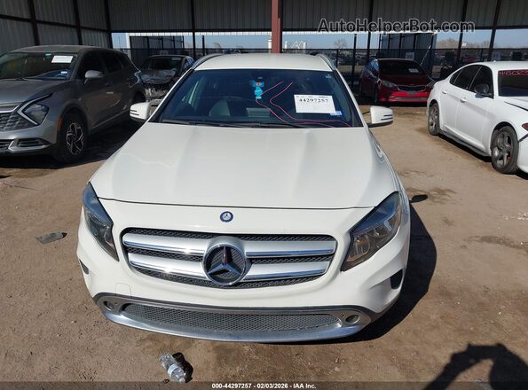 WDCTG4GBXHJ332020 2017 MERCEDES-BENZ GLA 250 Белый Вид щитка приборов