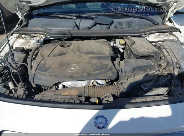 WDCTG4GBXHJ332020 2017 MERCEDES-BENZ GLA 250 Белый Вид сзади