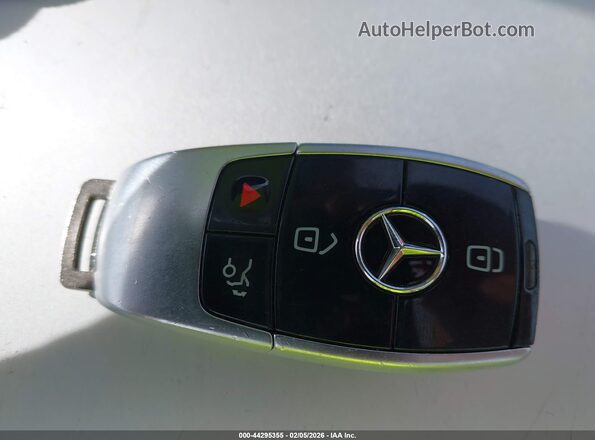WDD1K6HB0LF121075 2020 MERCEDES-BENZ E-CLASS Черный Вид панели приборов