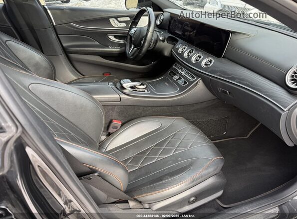 WDD2J5KB5KA007224 2019 MERCEDES-BENZ CLS-CLASS Черный Вид салона спереди