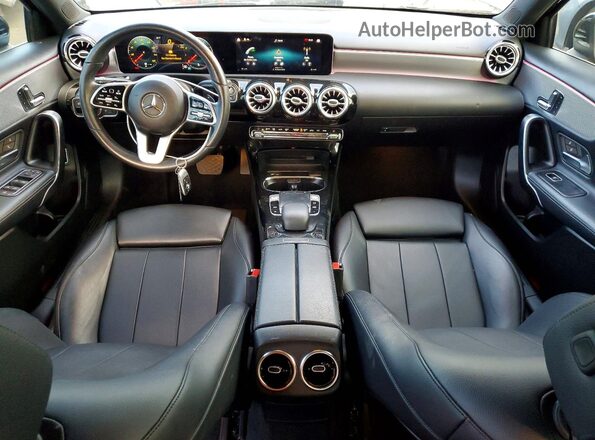 WDD3G4EB0KW002797 2019 MERCEDES-BENZ A Black Widok deski rozdzielczej