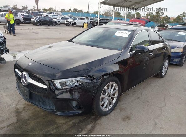WDD3G4EB2KW024638 2019 MERCEDES-BENZ A 220 Черный Передняя левая четверть