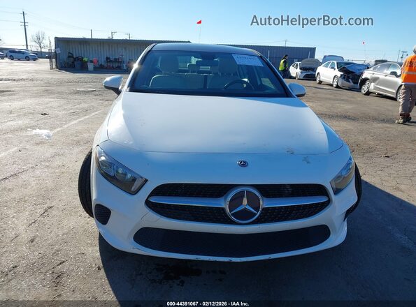 WDD3G4EB4KW033826 2019 MERCEDES-BENZ A 220 White ხელსაწყოთა პანელის ხედი
