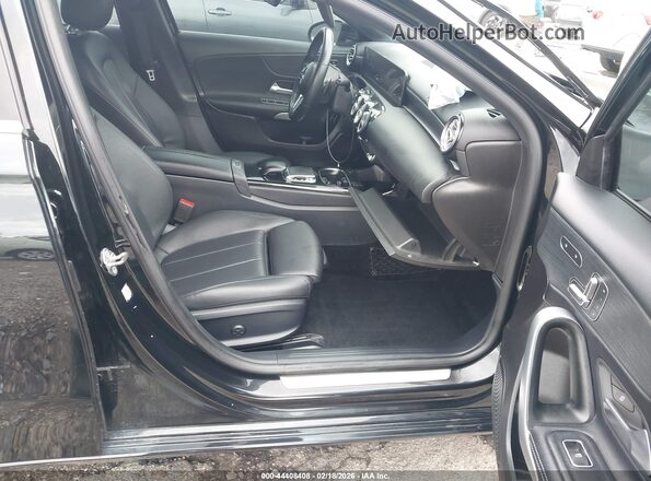 WDD3G4EB6KW013769 2019 MERCEDES-BENZ A 220 Черный Вид салона спереди