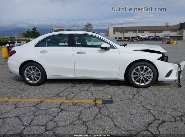 WDD3G4EBXKW011894 2019 MERCEDES-BENZ A 220 White Widok wnętrza 360 stopni