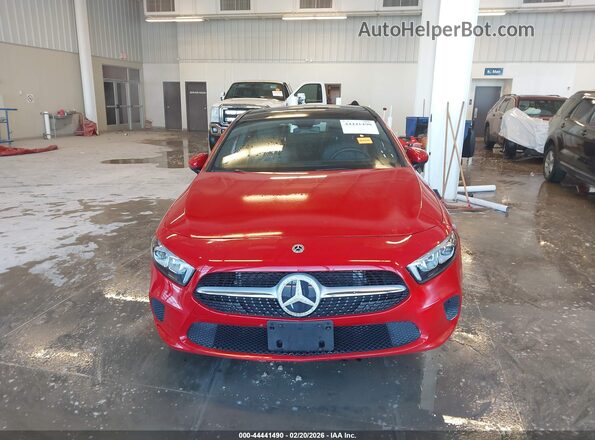 WDD3G4FB3KW019950 2019 MERCEDES-BENZ A 220 Красный Вид щитка приборов