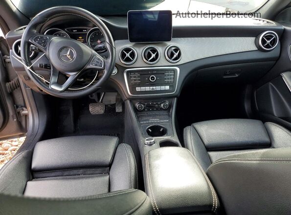 WDDSJ4EB0JN696070 2018 MERCEDES-BENZ CLA-CLASS Серый Вид панели приборов