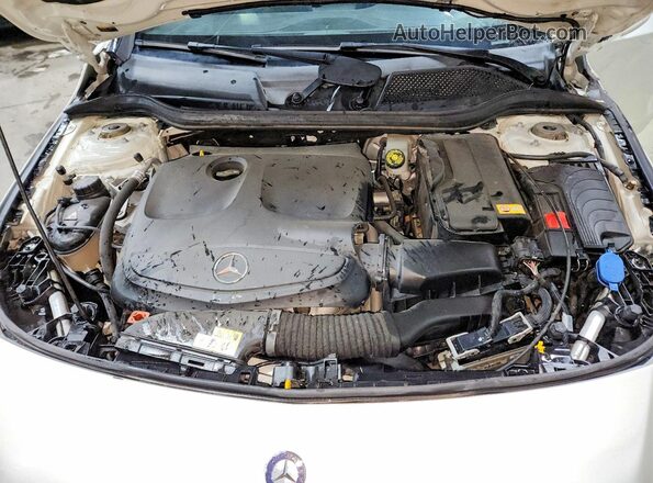 WDDSJ4EB2HN399957 2017 MERCEDES-BENZ CLA-CLASS White Widok wnętrza z tyłu