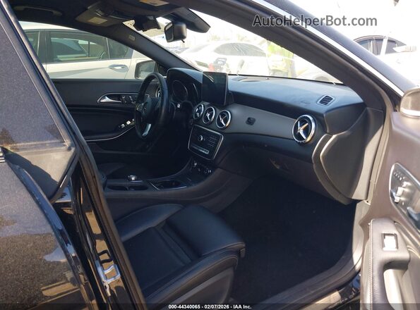 WDDSJ4EB2JN598626 2018 MERCEDES-BENZ CLA 250 Черный Вид салона спереди