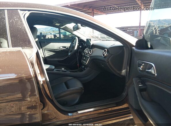 WDDSJ4EB5JN566432 2018 MERCEDES-BENZ CLA 250 Maroon Вид салону спереду