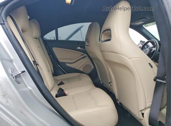 WDDSJ4EB8KN711593 2019 MERCEDES-BENZ CLA-CLASS Серебряный Вид задних сидений