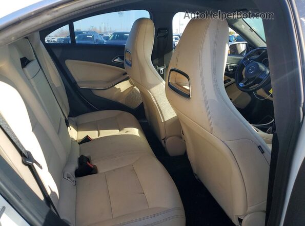 WDDSJ4GB2KN724403 2019 MERCEDES-BENZ CLA-CLASS Белый Вид задних сидений