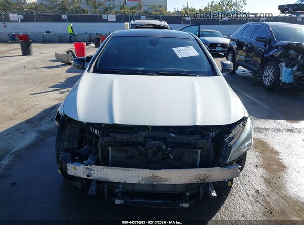 WDDSJ5CB4JN568181 2018 MERCEDES-BENZ AMG CLA 45 Белый Вид задней части салона