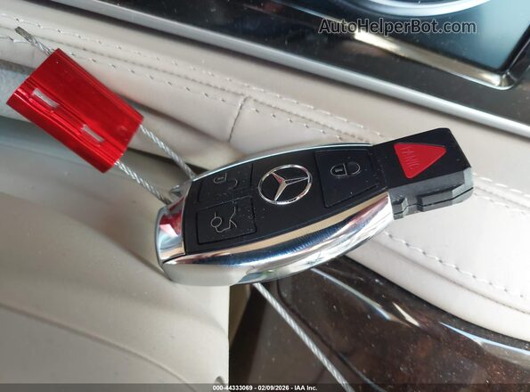 WDDUG8CB1HA306032 2017 MERCEDES-BENZ S-CLASS Белый Вид панели приборов