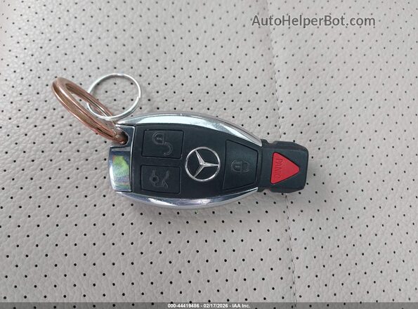 WDDWF4KB5GR126591 2016 MERCEDES-BENZ C-CLASS Белый Вид панели приборов