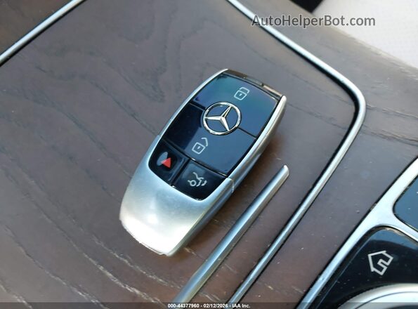 WDDZF4JB2JA306762 2018 MERCEDES-BENZ E-CLASS Белый Вид панели приборов