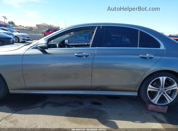 WDDZF4JB4JA460499 2018 MERCEDES-BENZ E-CLASS Серый Панорамный вид салона 360°