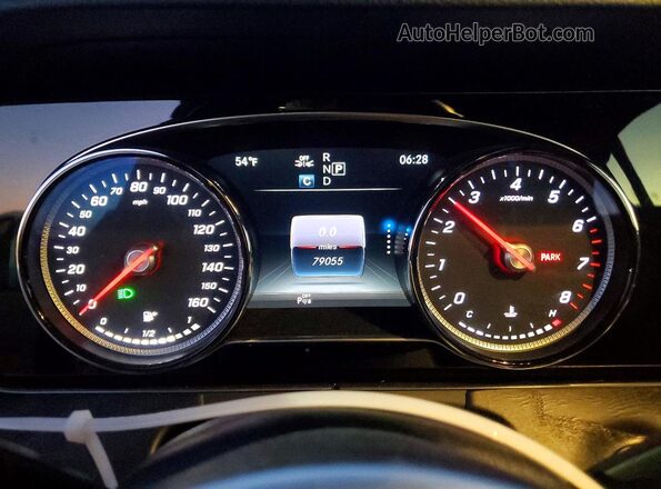 WDDZF4JB4KA558899 2019 MERCEDES-BENZ E Black Սարքավորումների վահանակի տեսք
